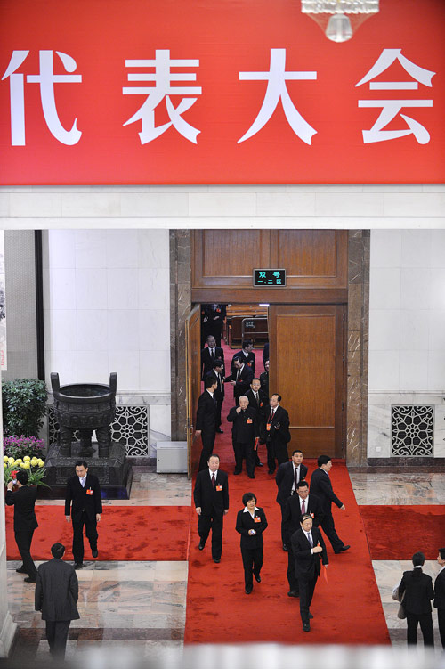 組圖：十八大代表投票選舉中央委員會委員、候補委員和中央紀律檢查委員會委員