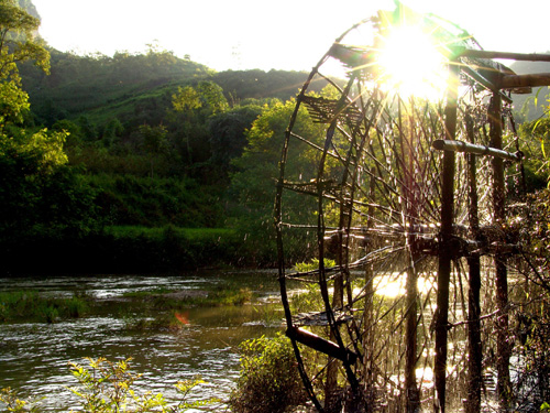 云南文山壩美：桃花雨 楊柳風