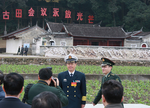 劉云山：發(fā)揚(yáng)古田會(huì)議精神 提高黨的執(zhí)政水平