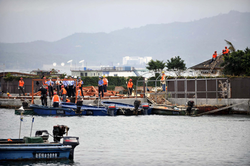 深圳開始拆除違章建筑“海上皇宮”