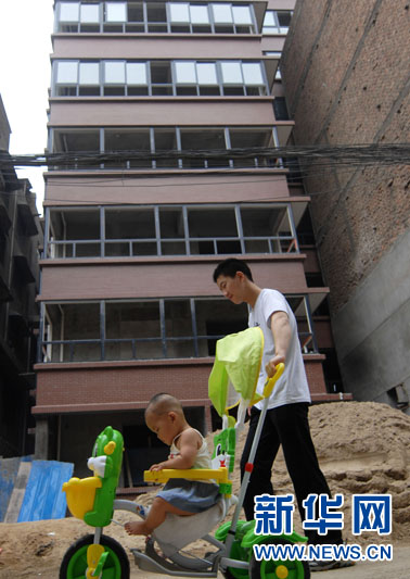西安曝光23層“最牛違建”家家分房四五套 圖