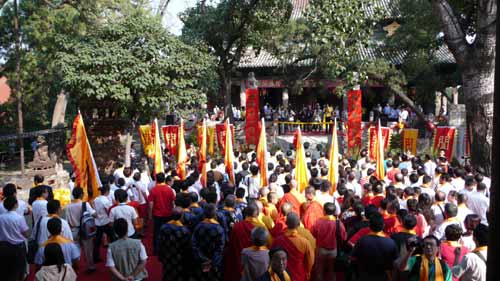 山西運城：華人齊聚關(guān)公故里 世界最高關(guān)帝像落成