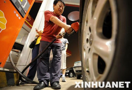 成品油定價(jià)機(jī)制備受質(zhì)疑 發(fā)改委稱近期不會(huì)調(diào)整