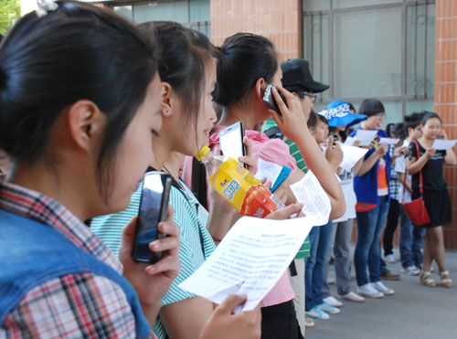 石大百名學子獻歌母親節 祝媽媽節日快樂