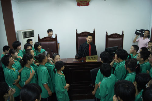 刑庭法官舉辦青少年法制講座及法庭開放日活動