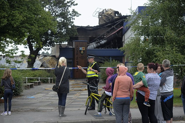 英5名學生疑開學前放火燒毀學校