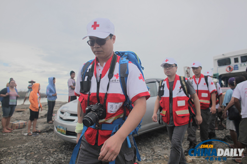 中國紅十字國際救援隊第二批隊員抵達塔克洛班