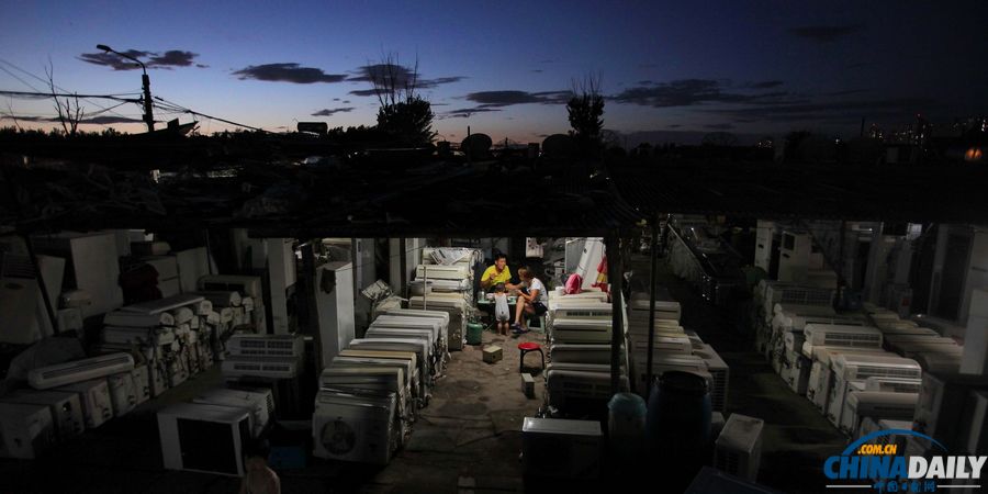 探訪北京郊外“廢品村”