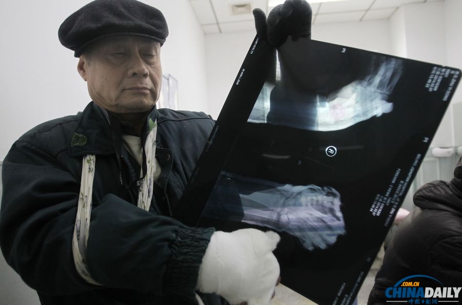 北京初雪路滑多人摔傷 就診骨科醫院道路擁堵