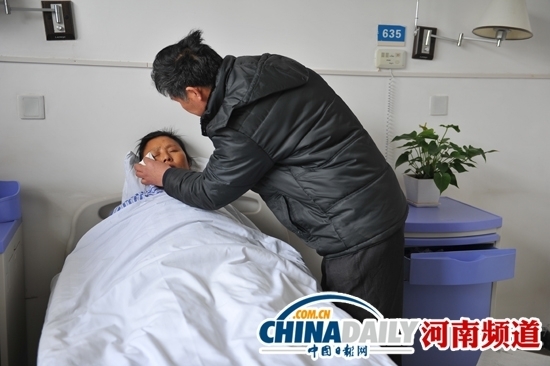 豫首例活體眼角膜移植成功 受益農民泣謝捐贈人