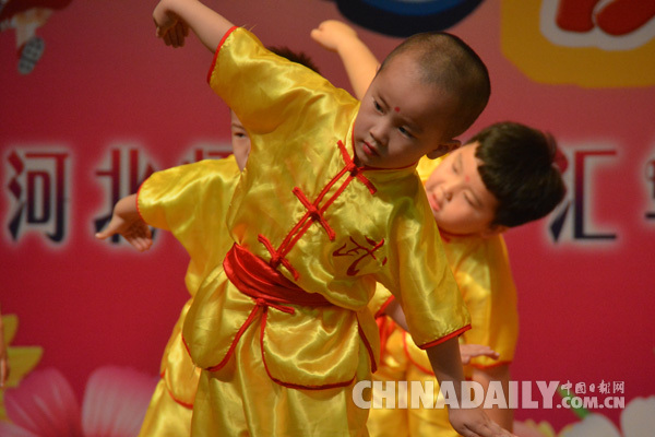 “飛揚的旋律 快樂的六一”文藝匯演活動在石舉行