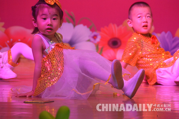 “飛揚(yáng)的旋律 快樂的六一”文藝匯演活動在石舉行