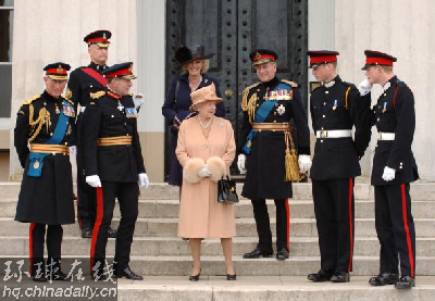 哈里王子軍校畢業 王室成員悉數到場