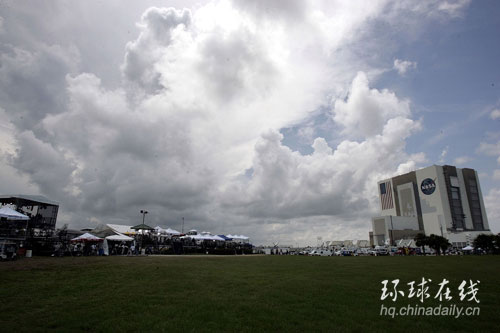 天公不作美 美國“發現”號推遲升空(組圖)