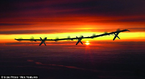 美國(guó)研制出可持續(xù)飛行5年太陽(yáng)能無(wú)人駕駛飛機(jī)