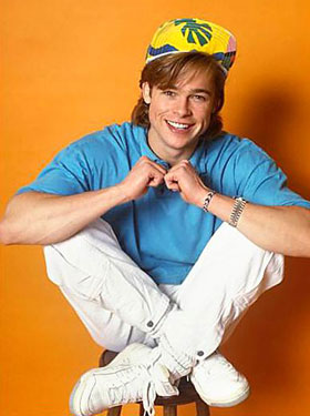 性感克魯尼、皮特互嘲 老照片比比誰更土