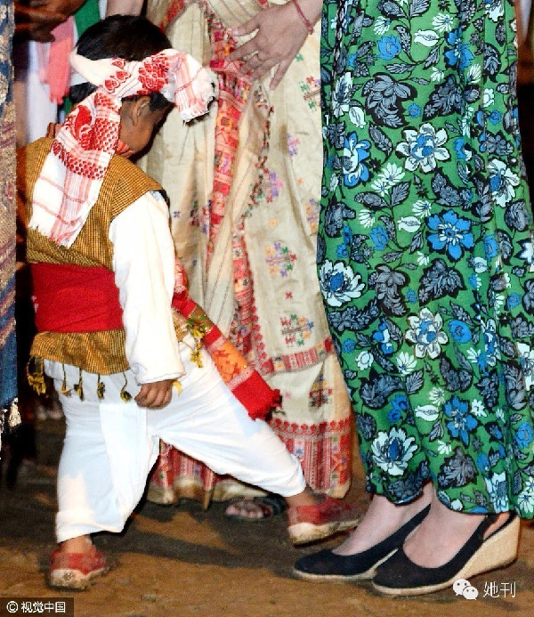 她貴比英女王，卻穿幾百塊的衣服美翻東南亞！