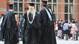 就業(yè)難 更多英國學(xué)子海外求職