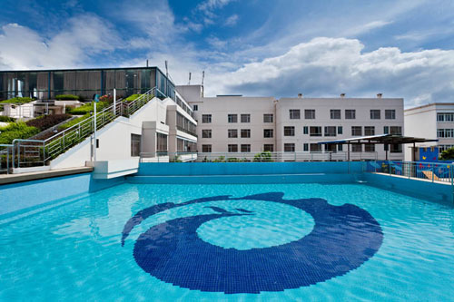 馬德里公共泳池將設“裸泳日”