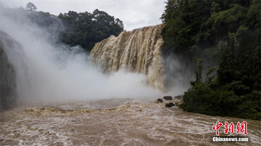 Huangguoshu Waterfall records biggest flow of the year