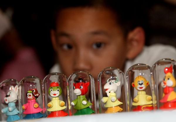 Intangible cultural heritage exhibition opens in Beijing prior to Children's Day