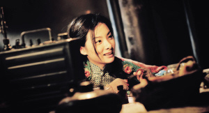 劉璇本色出演諜戰片 上演跳樓大戲和人鼠大戰