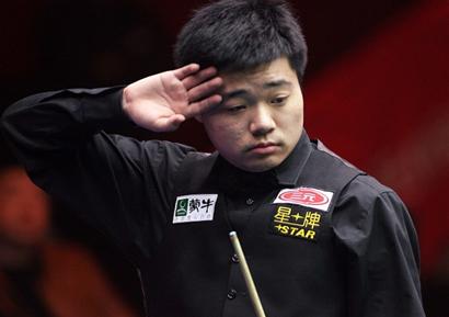 丁俊暉可愛表情定格瞬間 誰說他是撲克臉