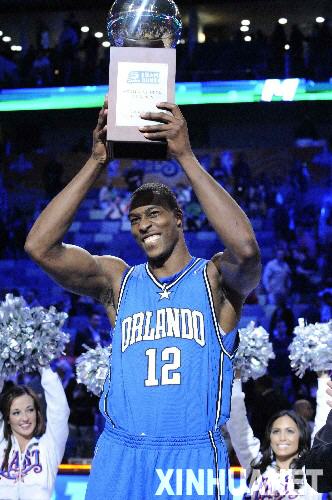 霍華德蟬聯(lián)NBA常規(guī)賽最佳防守球員