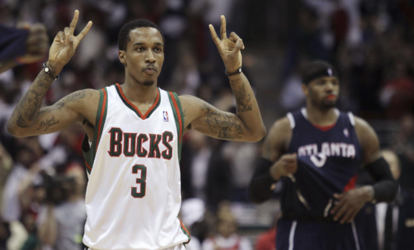 NBA：魔術率先晉級 雄鹿頂翻老鷹 太陽灼傷開拓者