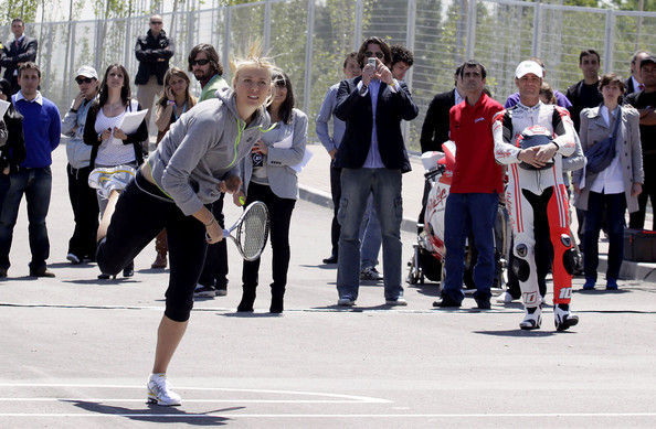莎拉波娃發球超摩托車車速 美少女馬德里速度至上