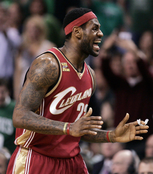 NBA：詹姆斯三雙騎士黯然出局 綠衫軍4:2晉級戰魔術