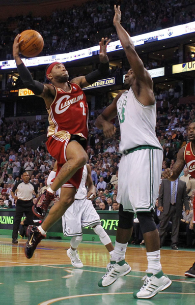 NBA：詹姆斯三雙騎士黯然出局 綠衫軍4:2晉級戰魔術