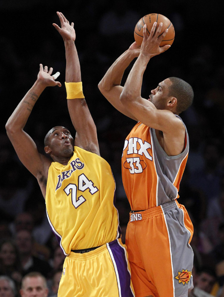 NBA：科比創(chuàng)季后賽新高 湖人再擒太陽