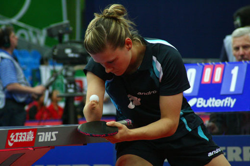 波蘭獨臂女俠壓國乒 贏得全場掌聲