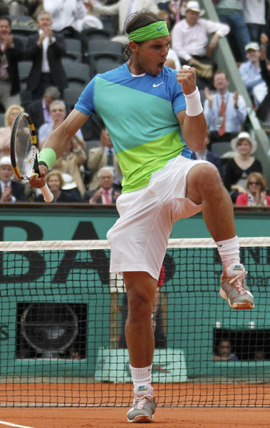 法網(wǎng)：納達爾直落三盤輕取索德林 五捧火槍手杯