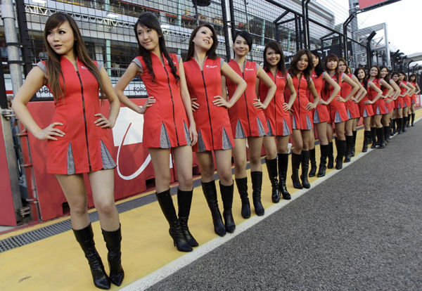 F1新加坡站：阿隆索奪冠 漢密爾頓撞韋伯再度退賽