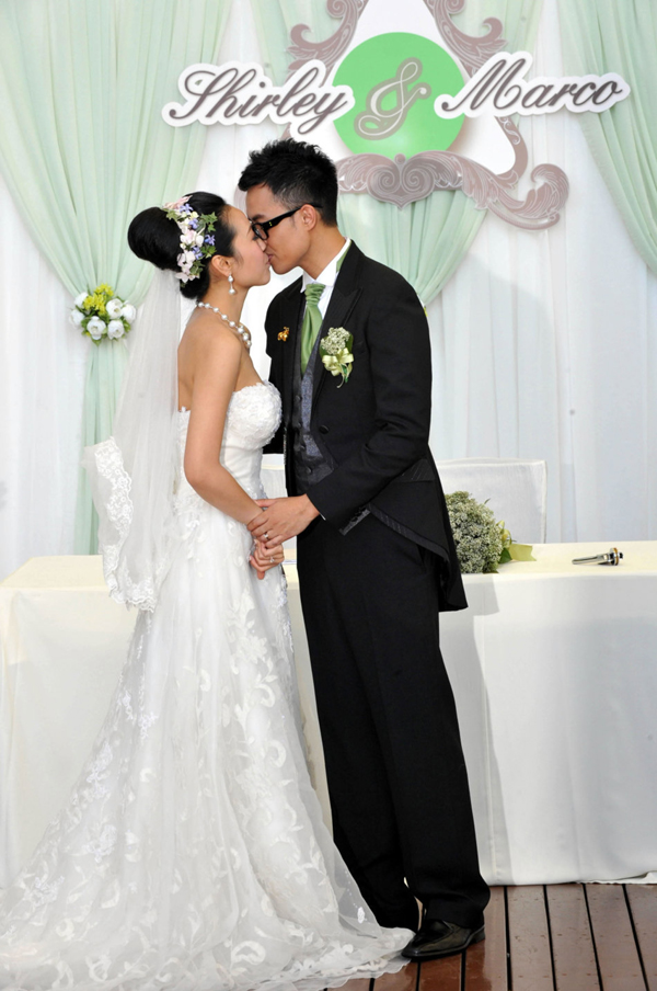 傅家俊與未婚妻陳建螢共諧連理